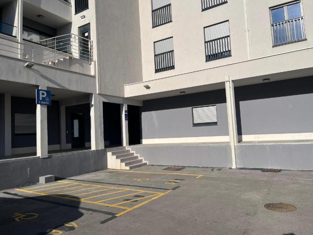 Three Musketeers Deluxe Apartman *